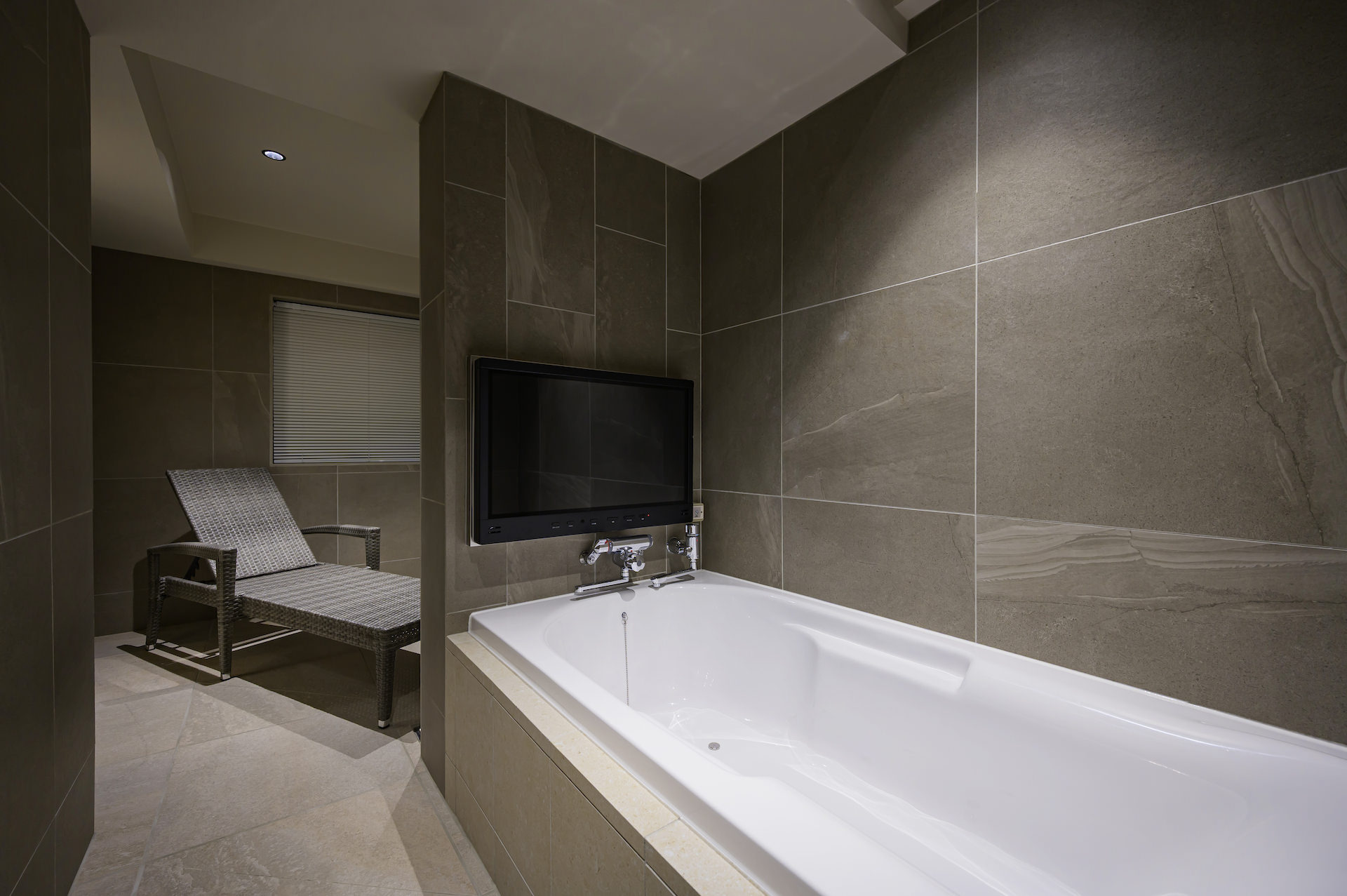 KING TWIN SUITE