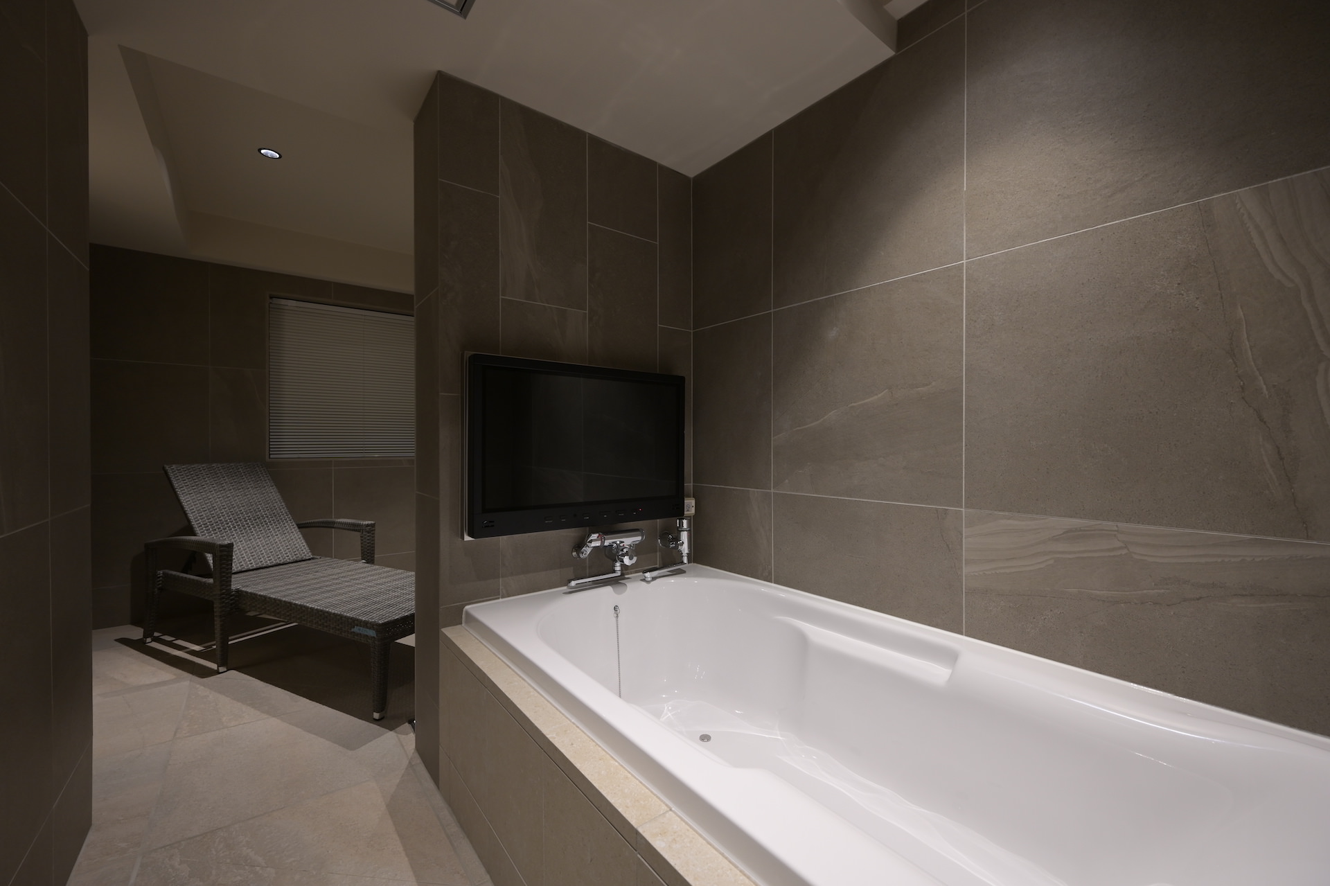 KING TWIN SUITE